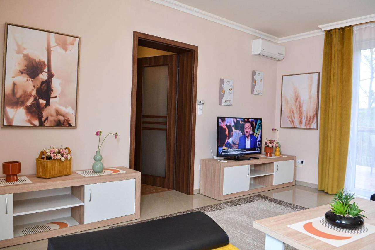 Unicum Apartman Hajdúszoboszló Exteriör bild