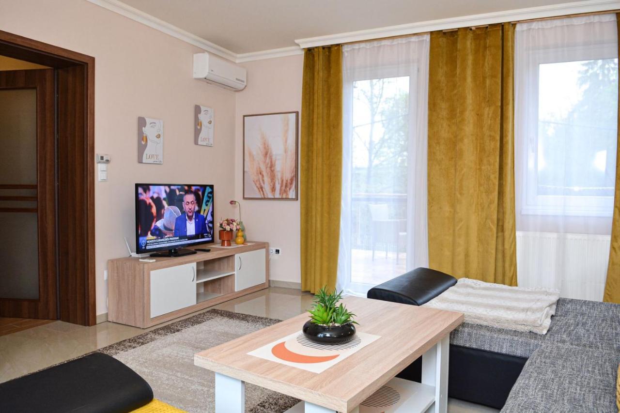 Unicum Apartman Hajdúszoboszló Exteriör bild