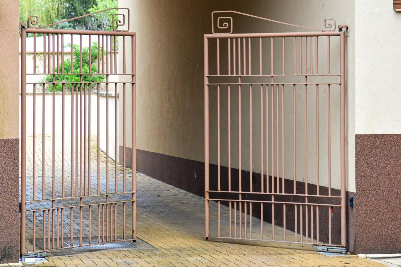 Unicum Apartman Hajdúszoboszló Exteriör bild